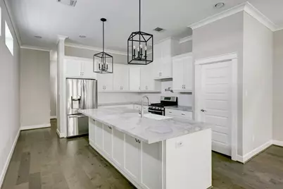 5233 Larkin Street #B, Houston, TX 77007 - Photo 4