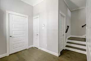 5233 Larkin St, Houston, TX 77007 - Photo 2