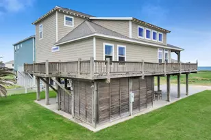 2139 Gulf, Crystal Beach, TX 77650 - Photo 6