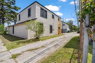 2633 W Main St, Baytown, TX 77520 - Photo 2