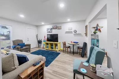 2633 W Main Street, Baytown, TX 77520 - Photo 10