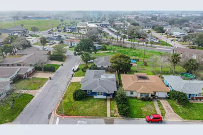 7 Gulf Lane, Galveston, TX 77550 - Photo 32