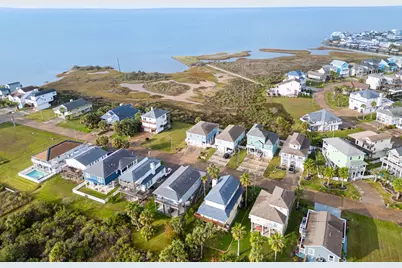 22520 Bay Point Drive, Galveston, TX 77554 - Photo 2