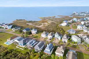 22520 Bay Point Dr, Galveston, TX 77554 - Photo 2