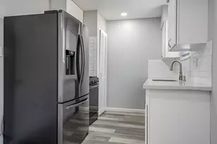 415 Bellmar Ln, Friendswood, TX 77546 - Photo 12