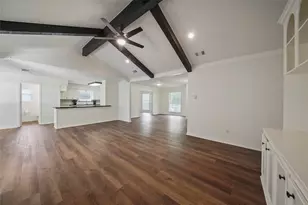 719 Thornwood Dr, Shenandoah, TX 77381 - Photo 10