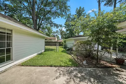 719 Thornwood Drive, Shenandoah, TX 77381 - Photo 4