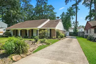 719 Thornwood Dr, Shenandoah, TX 77381 - Photo 1