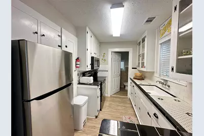 1701 17th Street #D, Galveston, TX 77550 - Photo 6