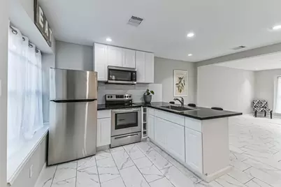 6853 Chasewood Drive, Houston, TX 77489 - Photo 10