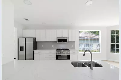 62 S Hidden View Circle, The Woodlands, TX 77381 - Photo 6