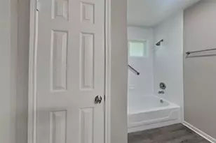17014 Enchanted Cir W, Sugar Land, TX 77498 - Photo 10