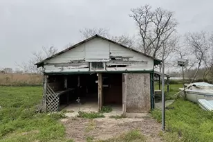 2739 Oyster Creek Bend, Freeport, TX 77541 - Photo 8