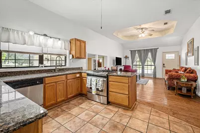 1206 W 8th St, Caldwell, TX 77836 - Photo 8