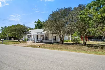 1206 W 8th St, Caldwell, TX 77836 - Photo 22