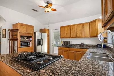 1206 W 8th St, Caldwell, TX 77836 - Photo 10