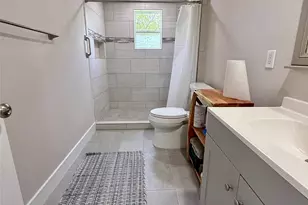 602 Miles Dr, Bayview, TX 77518 - Photo 6