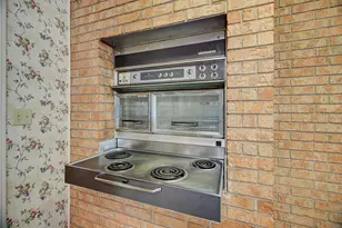 106 Woodland Rd, Lake Jackson, TX 77566 - Photo 8