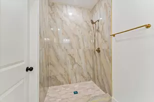 9109 Henrietta St, Houston, TX 77088 - Photo 22