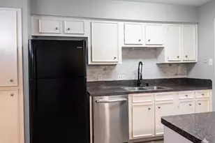 1069 Willow Oaks Cir, Pasadena, TX 77506 - Photo 2