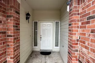 17148 Gleneagle Dr S, Conroe, TX 77385 - Photo 2