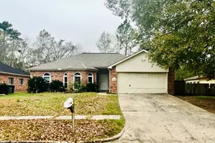 17148 Gleneagle Dr S, Conroe, TX 77385 - Photo 1