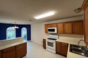 17148 Gleneagle Dr S, Conroe, TX 77385 - Photo 4