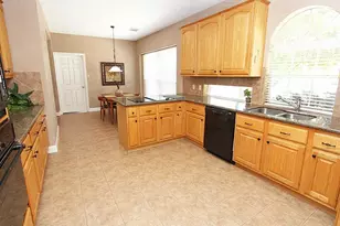 6007 Planters Point Ct, Sugar Land, TX 77479 - Photo 2