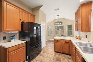 3802 Oakwilde Cir, La Porte, TX 77571 - Photo 6