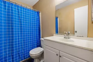10722 Highland Woods Dr, Sugar Land, TX 77498 - Photo 10