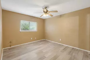 10722 Highland Woods Dr, Sugar Land, TX 77498 - Photo 8
