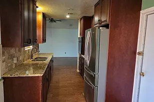 10403 White Clover Dr, Houston, TX 77089 - Photo 4