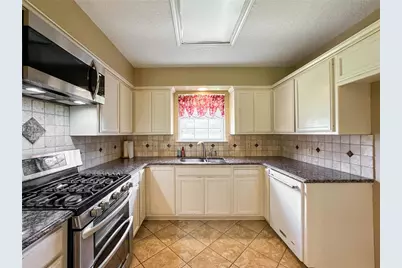 2705 Clark Lane, Orange, TX 77632 - Photo 2