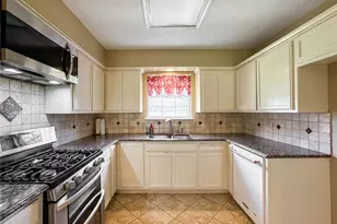 2705 Clark Ln, Orange, TX 77632 - Photo 2