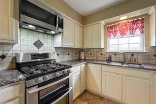 2705 Clark Ln, Orange, TX 77632 - Photo 4