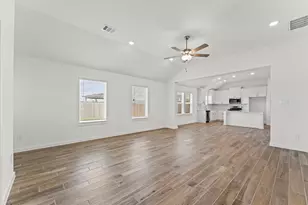 8331 Amethyst Valley Ln, Angleton, TX 77516 - Photo 4