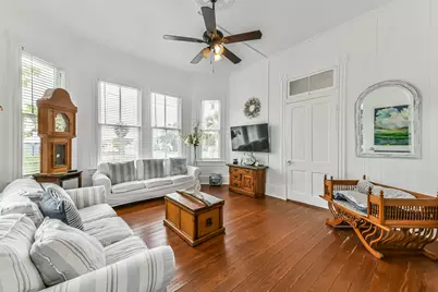 3301 Ursuline Street, Galveston, TX 77550 - Photo 4