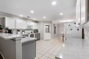8038 Echinacea Dr, Baytown, TX 77521 - Photo 14