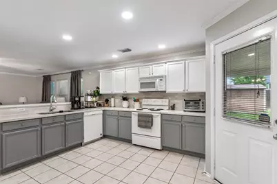 8038 Echinacea Drive, Baytown, TX 77521 - Photo 16