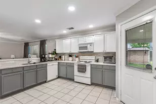8038 Echinacea Dr, Baytown, TX 77521 - Photo 16