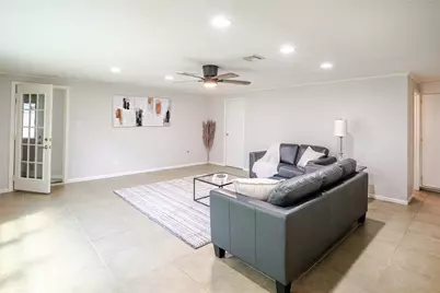 111 Fairway Drive, Alvin, TX 77511 - Photo 4