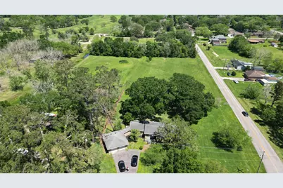 111 Fairway Drive, Alvin, TX 77511 - Photo 24