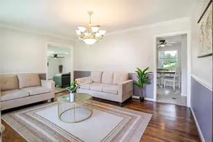 111 Fairway Dr, Alvin, TX 77511 - Photo 1