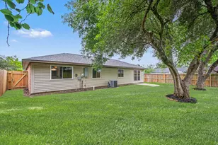 613 Dixie Dr, League City, TX 77573 - Photo 18