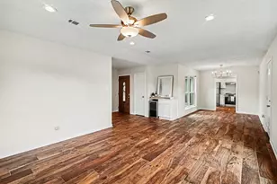 613 Dixie Dr, League City, TX 77573 - Photo 4