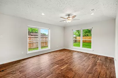613 Dixie Drive, League City, TX 77573 - Photo 4