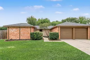 613 Dixie Dr, League City, TX 77573 - Photo 1