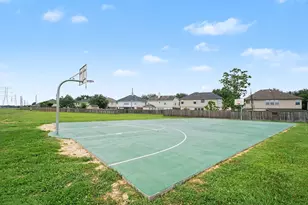 613 Dixie Dr, League City, TX 77573 - Photo 22