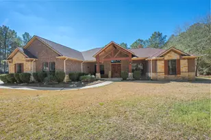 10102 Amelia Dr, Anderson, TX 77830 - Photo 1
