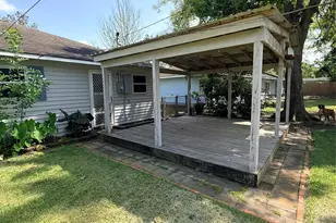 305 Wisteria St, Lake Jackson, TX 77566 - Photo 14